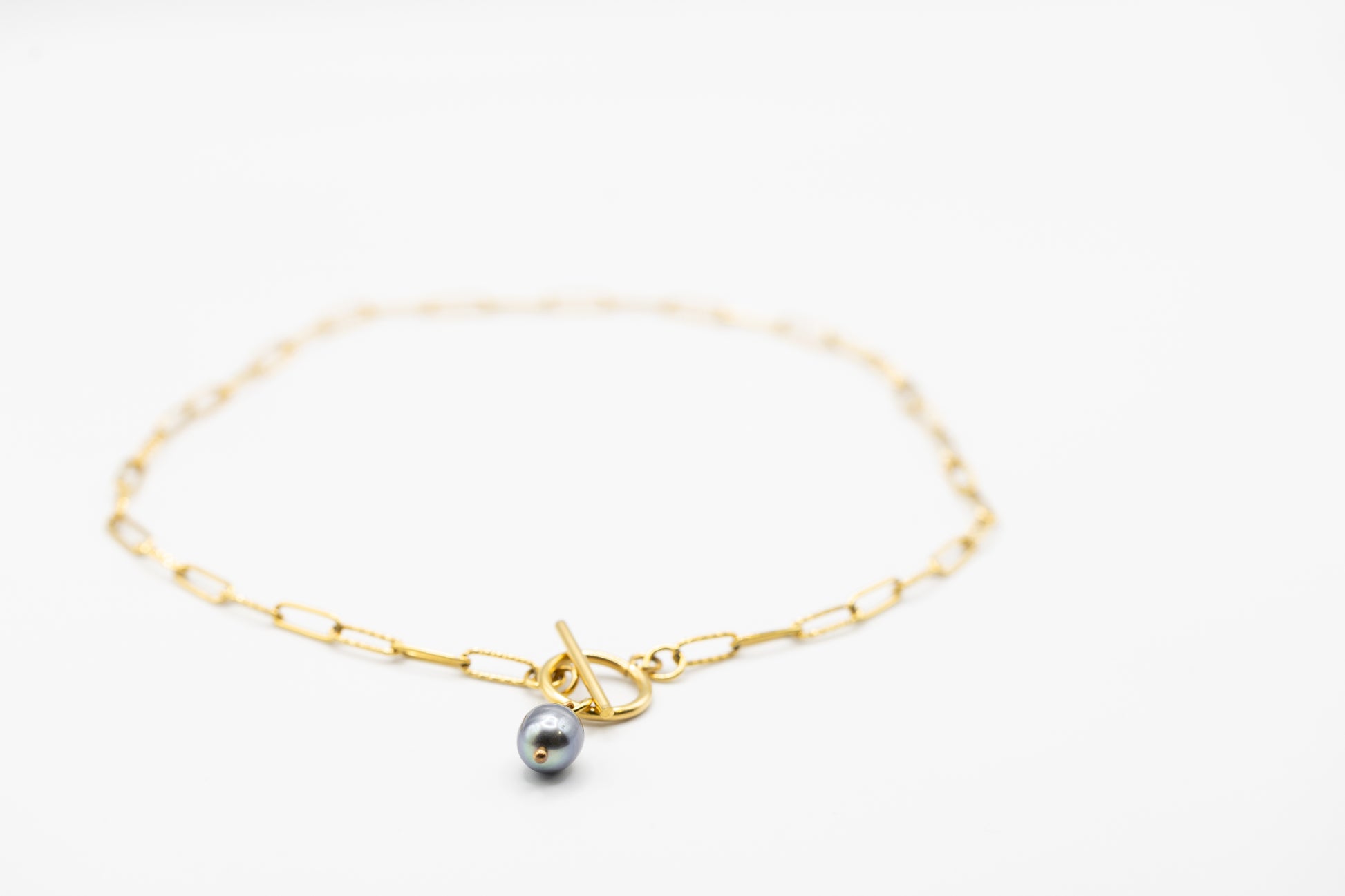 Collier Vahine Takumoe Bijoux – perle de Tahiti sur chaîne dorée à maillons rectangulaires
